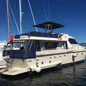 Blue Iii Yacht Botel Àrbatax